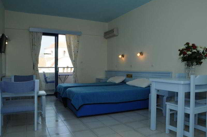 Regina Studios & Hotel Karpathos Exterior foto